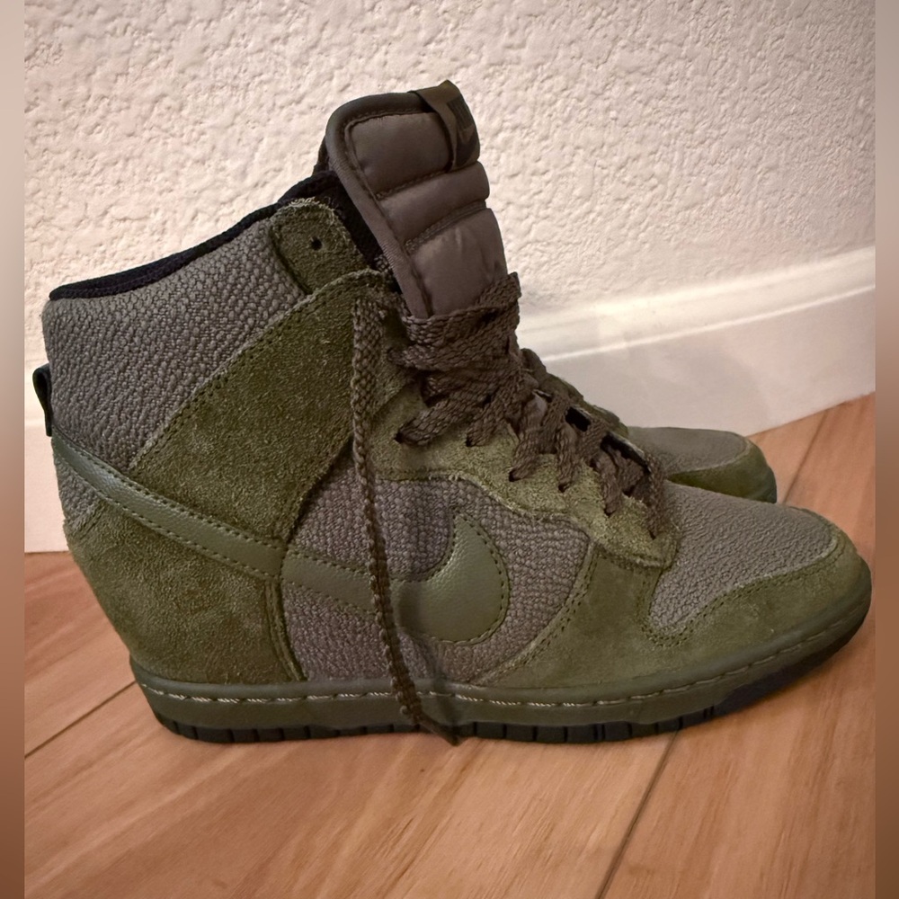 Nike Dunk Sky High Official Wedge. Army Rough Green. Size 7